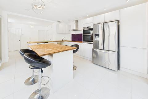 99 Benefield Road, Oundle, Peterborough, PE8 4EU