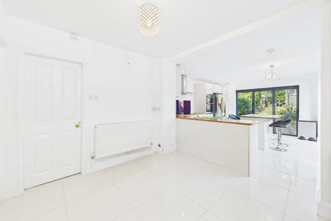 99 Benefield Road, Oundle, Peterborough, PE8 4EU