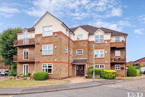 2 bedroom ground floor flat for sale, Balmoral Gardens, Windsor