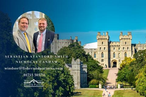 2 bedroom ground floor flat for sale, Balmoral Gardens, Windsor