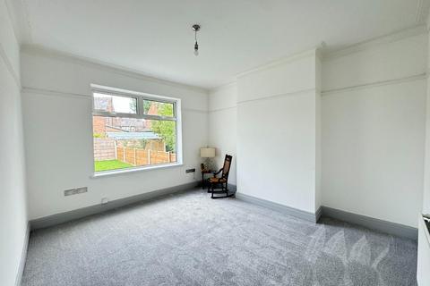 3 bedroom semi-detached house for sale, Warwick Road South, Firswood
