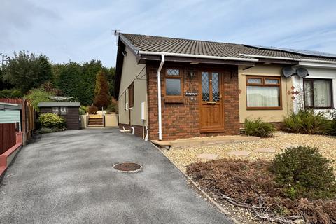 2 bedroom semi-detached bungalow for sale, Brynglas, Penygroes, Llanelli, Carmarthenshire.