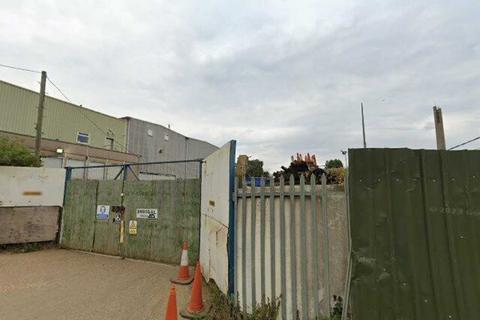 Garage to rent, Tweed Road, Northampton NN5