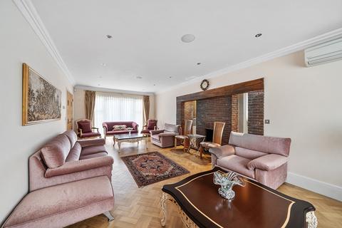 6 bedroom detached house for sale, Cleopatra Close, Stanmore