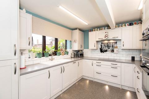 1 Barnfield Close, Holmewood, Chesterfield, S42 5RH