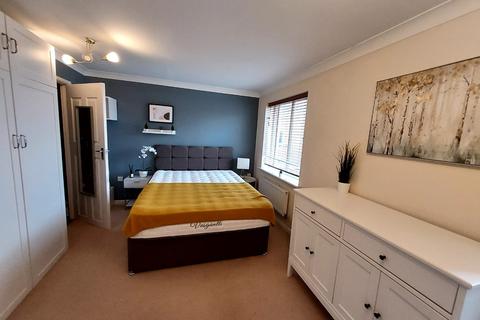 7 bedroom townhouse to rent, Ovett Gardens, Gateshead NE8