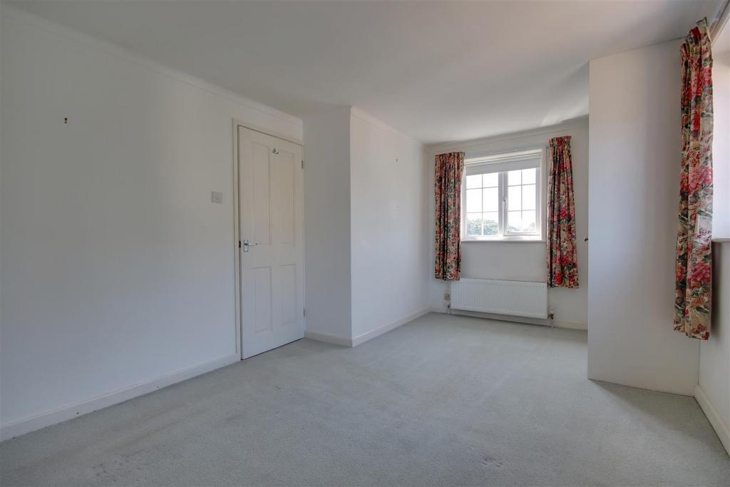 Bedroom 4.jpg