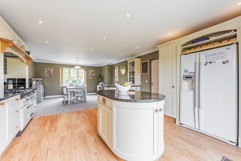 4 bedroom detached house for sale, Pipers Gardens, Diss IP22