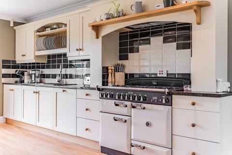 4 bedroom detached house for sale, Pipers Gardens, Diss IP22