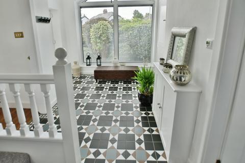 28 Little Acton Drive, Wrexham, LL12 8DH