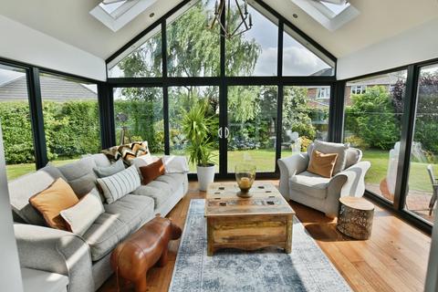 28 Little Acton Drive, Wrexham, LL12 8DH