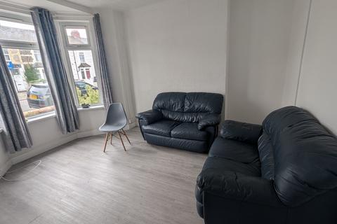 4 bedroom terraced house to rent, 141 Broadway