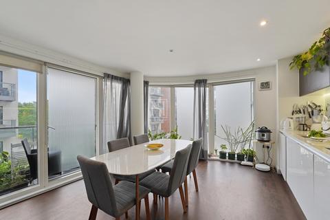 2 bedroom flat for sale, Pump House Crescent , TW8