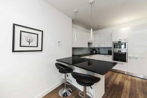 3 bedroom flat to rent, Tavistock Crescent, London W11