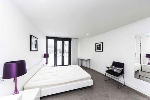 3 bedroom flat to rent, Tavistock Crescent, London W11