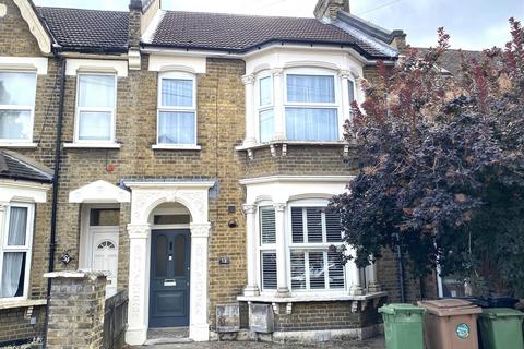 2 bedroom flat for sale, Grove Road, Walthamstow