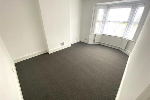 2 bedroom flat for sale, Grove Road, Walthamstow