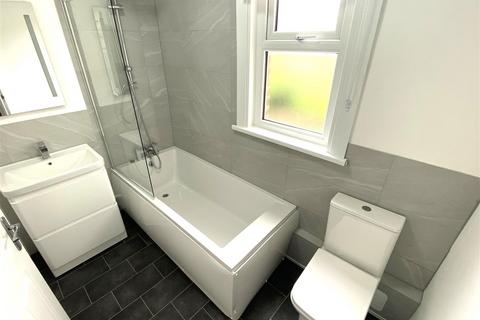 2 bedroom flat for sale, Grove Road, Walthamstow