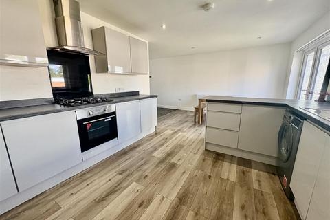 undefined, 1 Glengarry Gardens, Finchfield