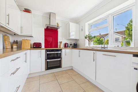 4 bedroom end of terrace house for sale, Rogate Close, Sompting, BN15 0DY