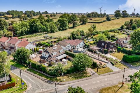 3 bedroom detached house for sale, Watford Road, Northampton NN6