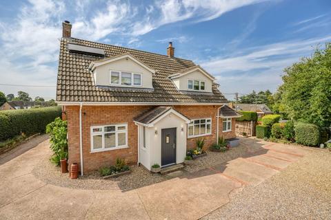 3 bedroom detached house for sale, Watford Road, Northampton NN6