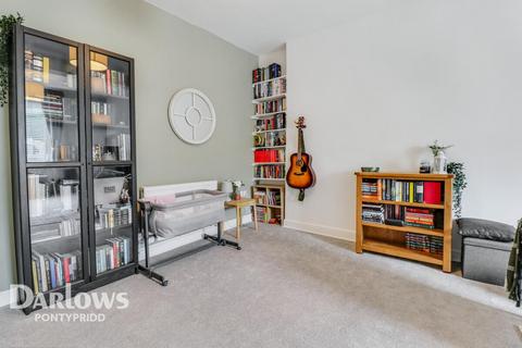 14 Barry Road, Pontypridd, CF37 1HY