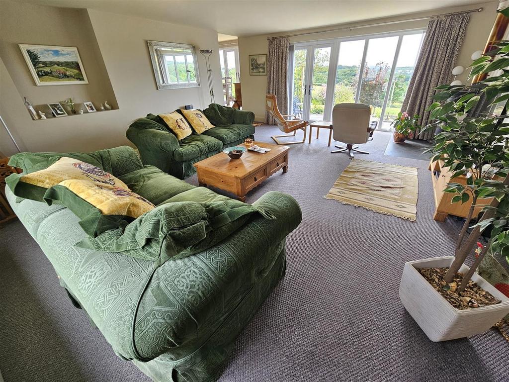 Sitting Room.jpg