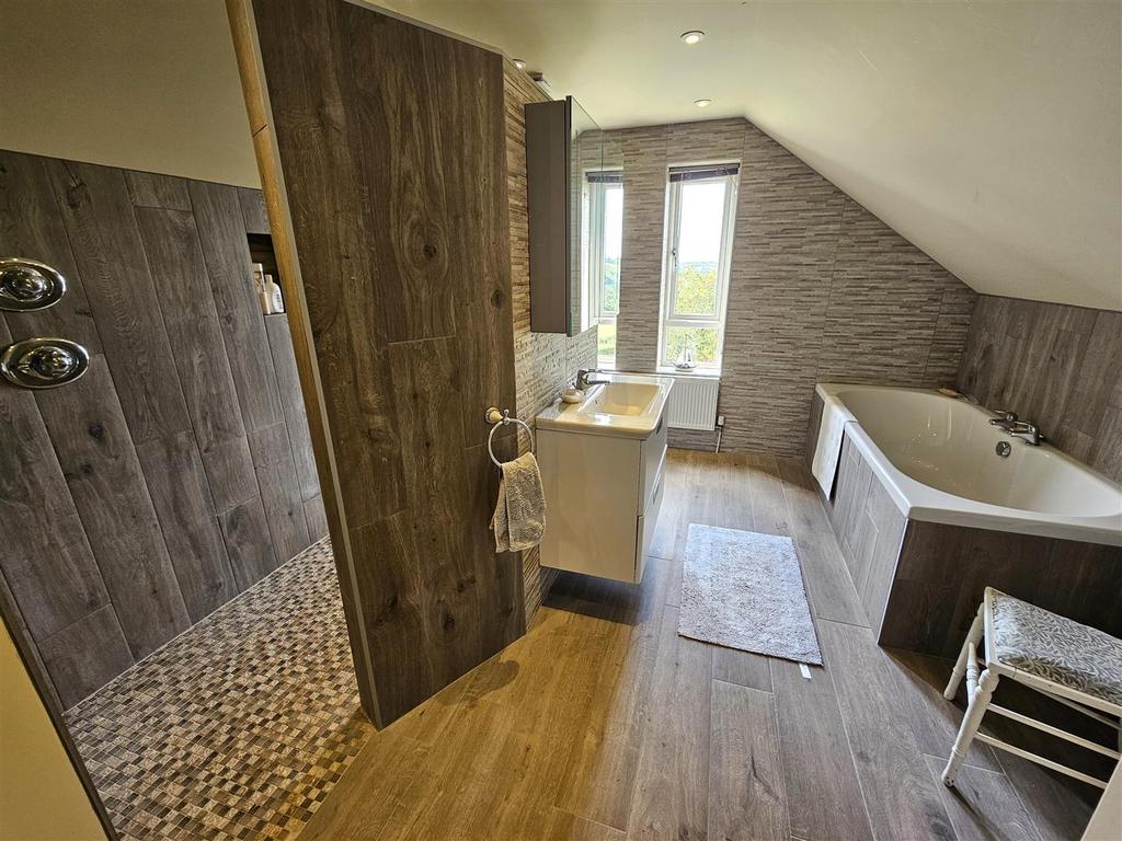 Ensuite.jpg