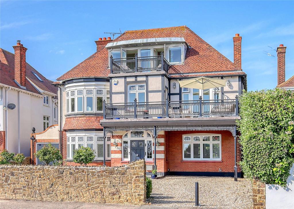 Thorpe Bay Gardens, Thorpe Bay... 5 bed detached house for sale - £ ...