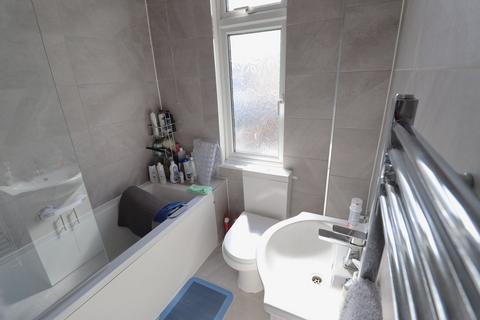 3 bedroom semi-detached house for sale, Hamstel Road, Southchurch, SS2