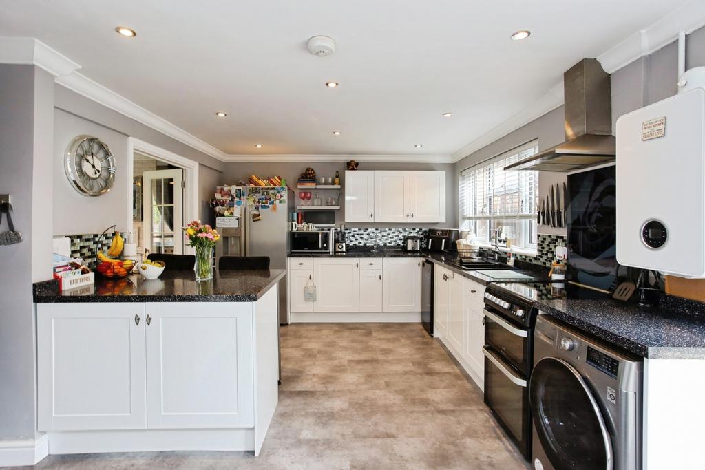 Kitchen/Breakfast