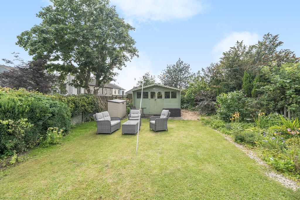 Divorced Garden and Summerhouse