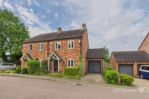 Adams Close, Hartshorne