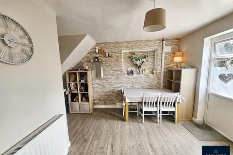 3 bedroom semi-detached house for sale, Felcourt Drive, Bradford