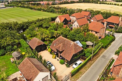 4 bedroom barn for sale, Seymour Road, Rainham