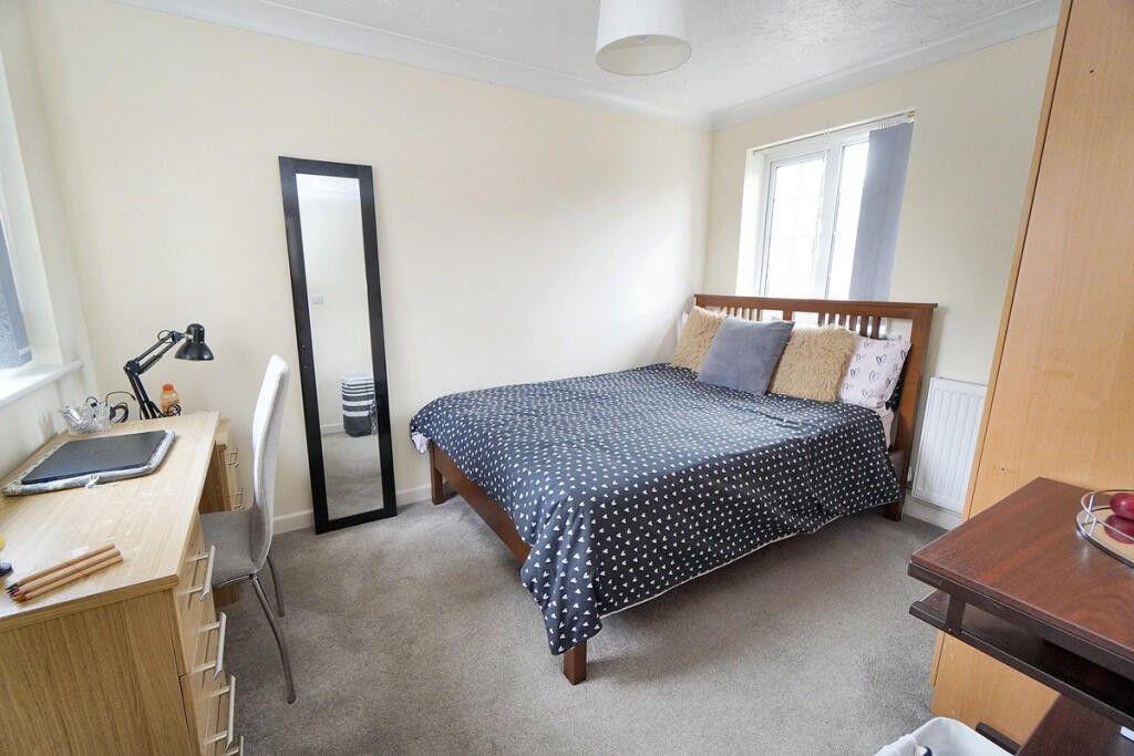 29 Tower Bed 3
