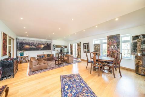 4 bedroom detached house for sale, Peregrine Way, London SW19