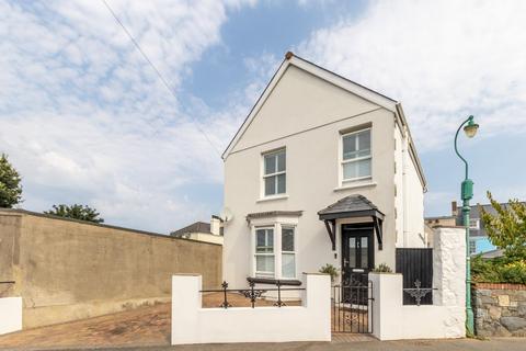 undefined, Le Foulon, St Peter Port, Guernsey