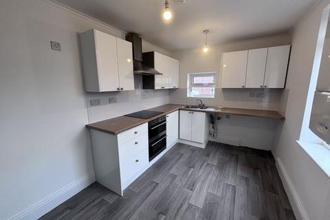 3 bedroom end of terrace house to rent, Netley Road, Newton Abbot