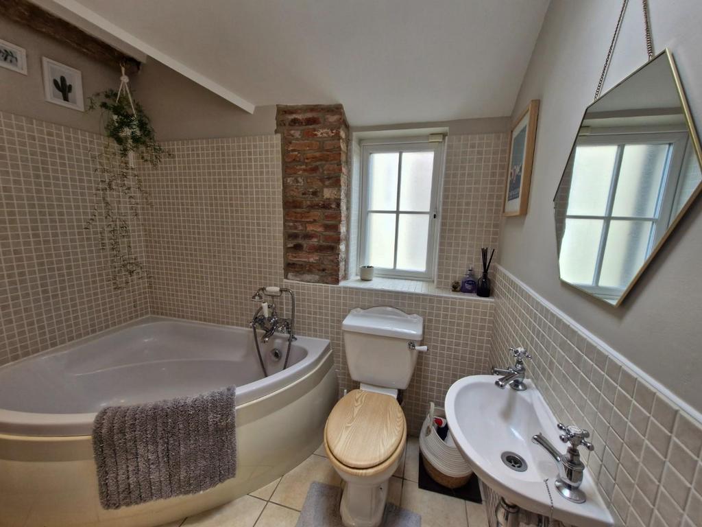High House - Bathroom.jpg