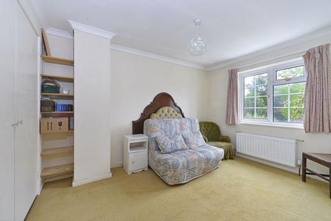 3 bedroom terraced house for sale, Charts Close, Cranleigh