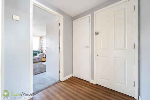 2 bedroom flat for sale, 28 Mulfords Hill, Tadley RG26