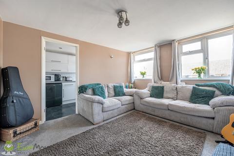 2 bedroom flat for sale, 28 Mulfords Hill, Tadley RG26