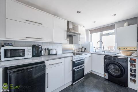 2 bedroom flat for sale, 28 Mulfords Hill, Tadley RG26