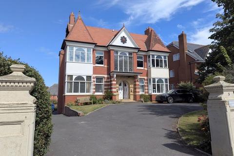 To Let - Grosvenor Road, Birkdale - Two Bedroom Apartment