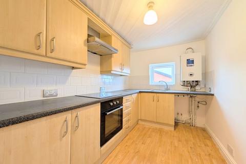 undefined, To Let - Grosvenor Road, Birkdale - Two Bedroom Apartment