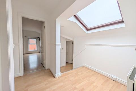 undefined, To Let - Grosvenor Road, Birkdale - Two Bedroom Apartment