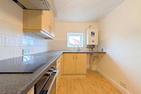 undefined, To Let - Grosvenor Road, Birkdale - Two Bedroom Apartment