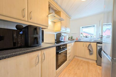 2 bedroom apartment to rent, To Let - Grosvenor Road, Birkdale - Two Bedroom Apartment